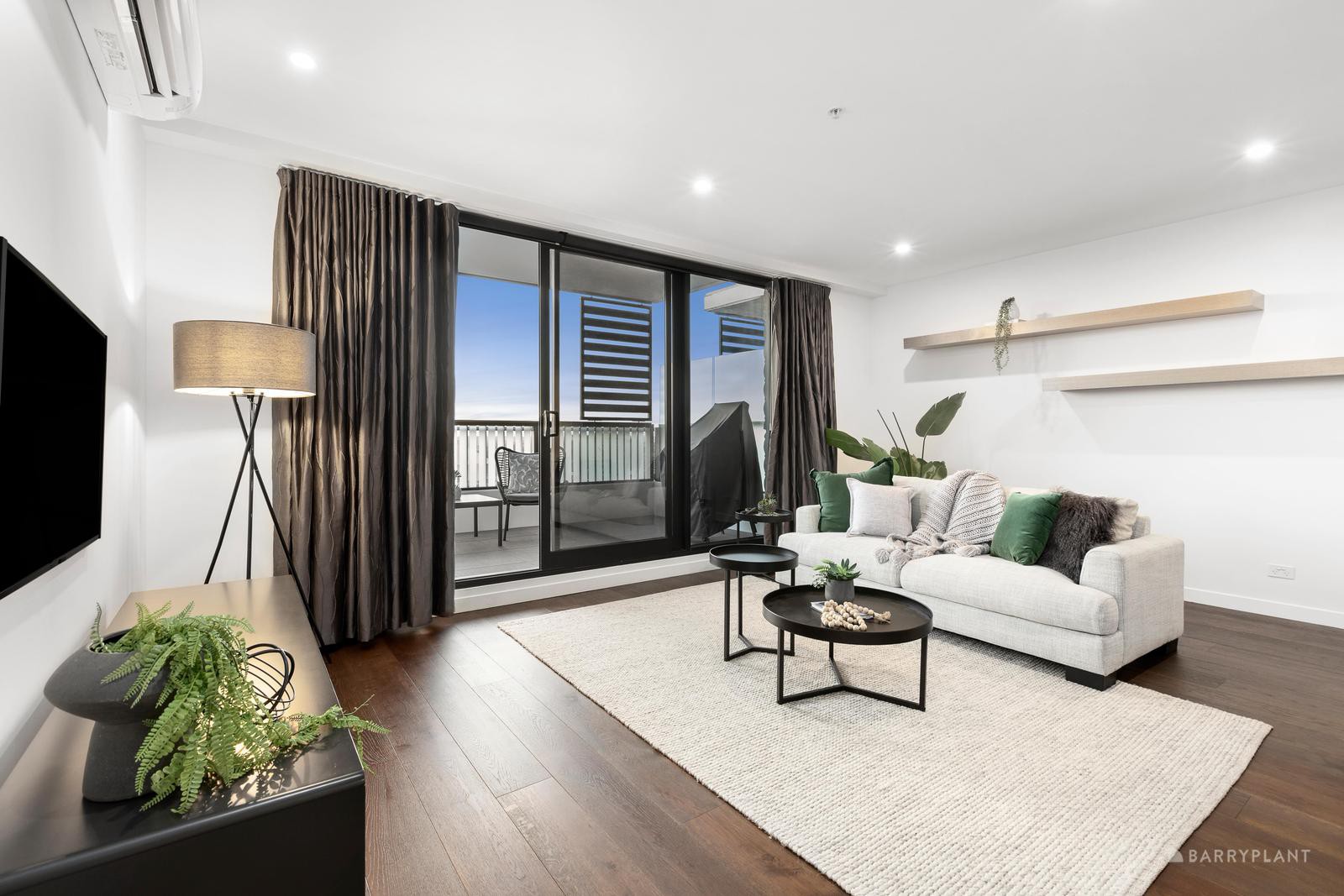 211/5 Sovereign Point Court, Doncaster, VIC 3108 - Thumbnail 2 - 04/03/2025