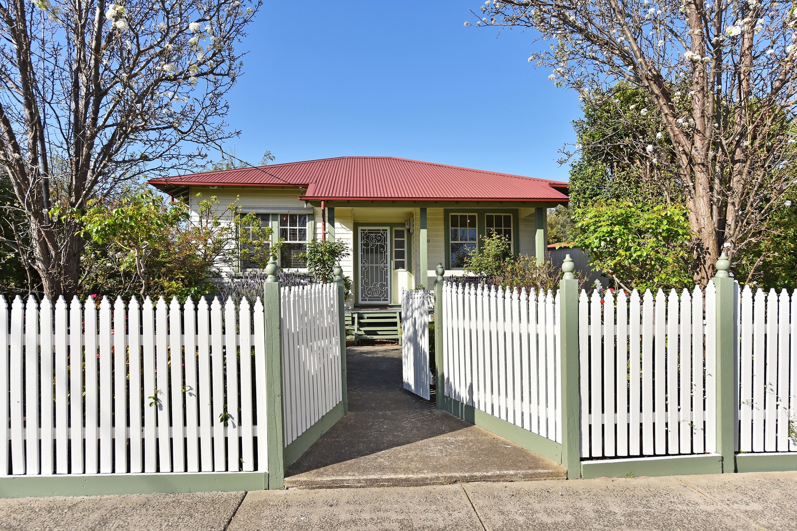 211 Purinuan Road, Reservoir, VIC 3073, Reservoir - Thumbnail 2