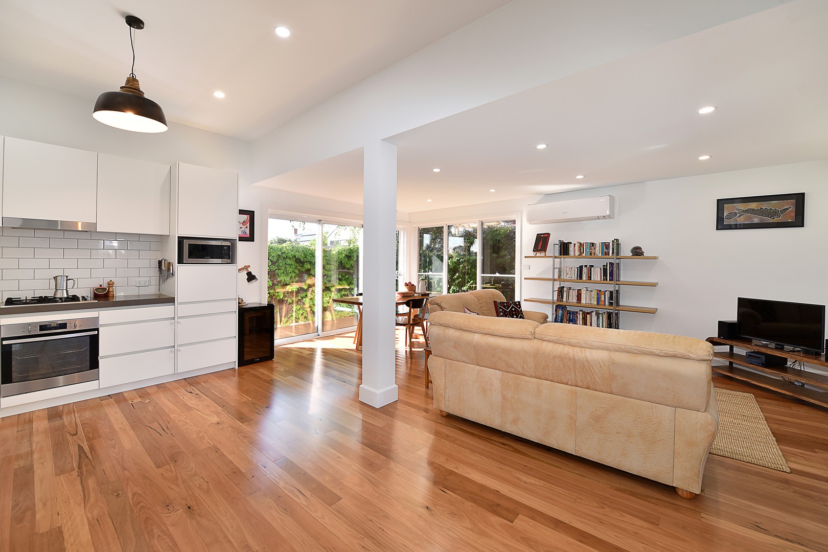 211 Purinuan Road, Reservoir, VIC 3073, Reservoir - Thumbnail 3