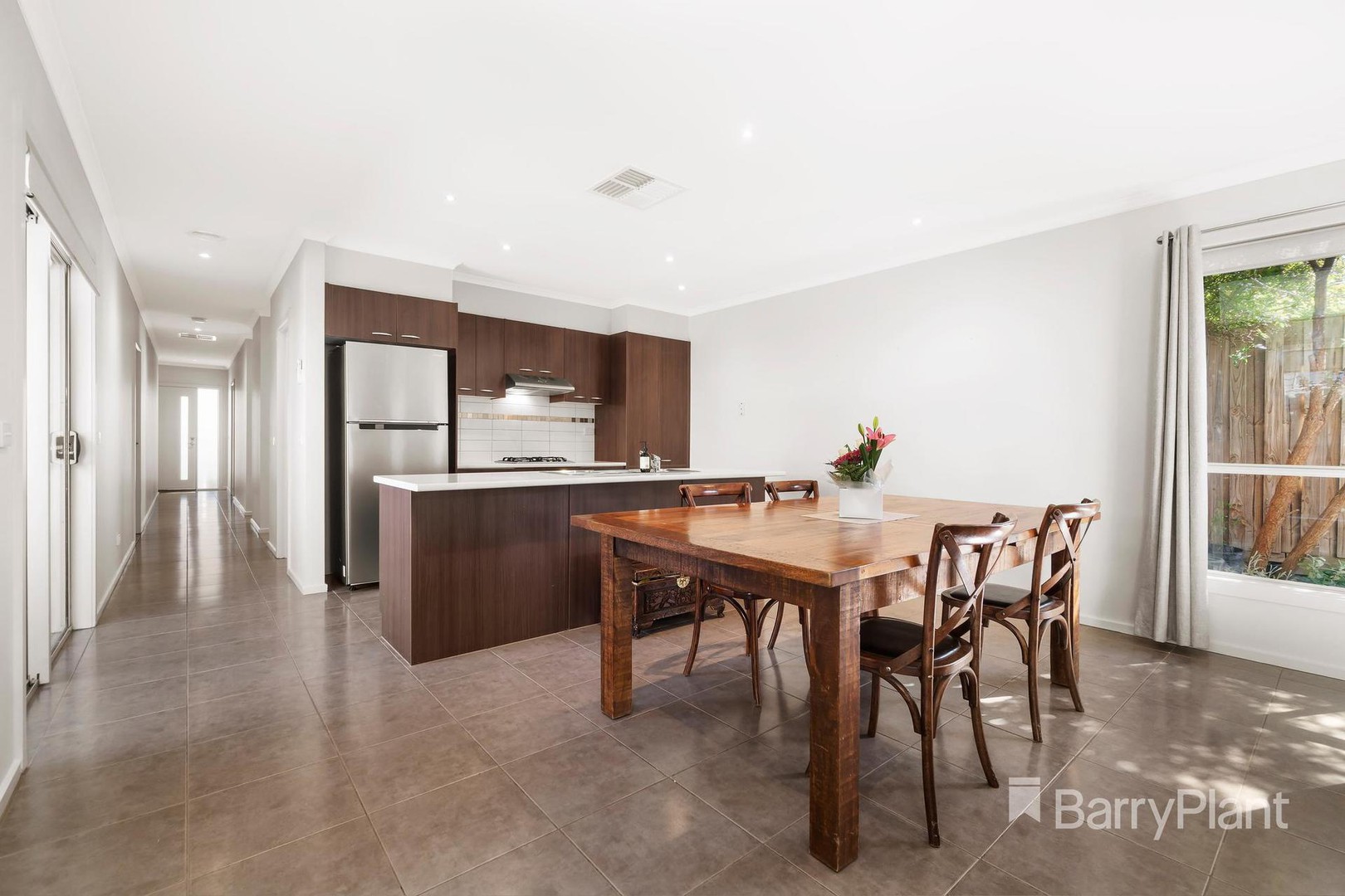 211 The Lakes Boulevard, South Morang, VIC 3752, South Morang - Thumbnail 2