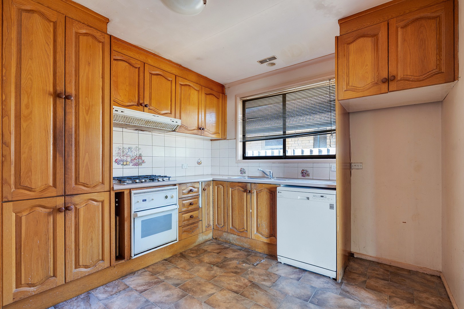 212 Craigieburn Road, Craigieburn, VIC 3064 - Thumbnail 2 - 15/06/2026