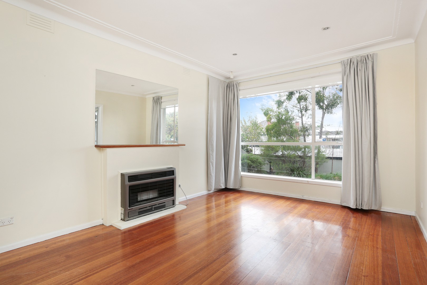 213 Douglas Parade, Newport, VIC 3015, Newport - Thumbnail 3