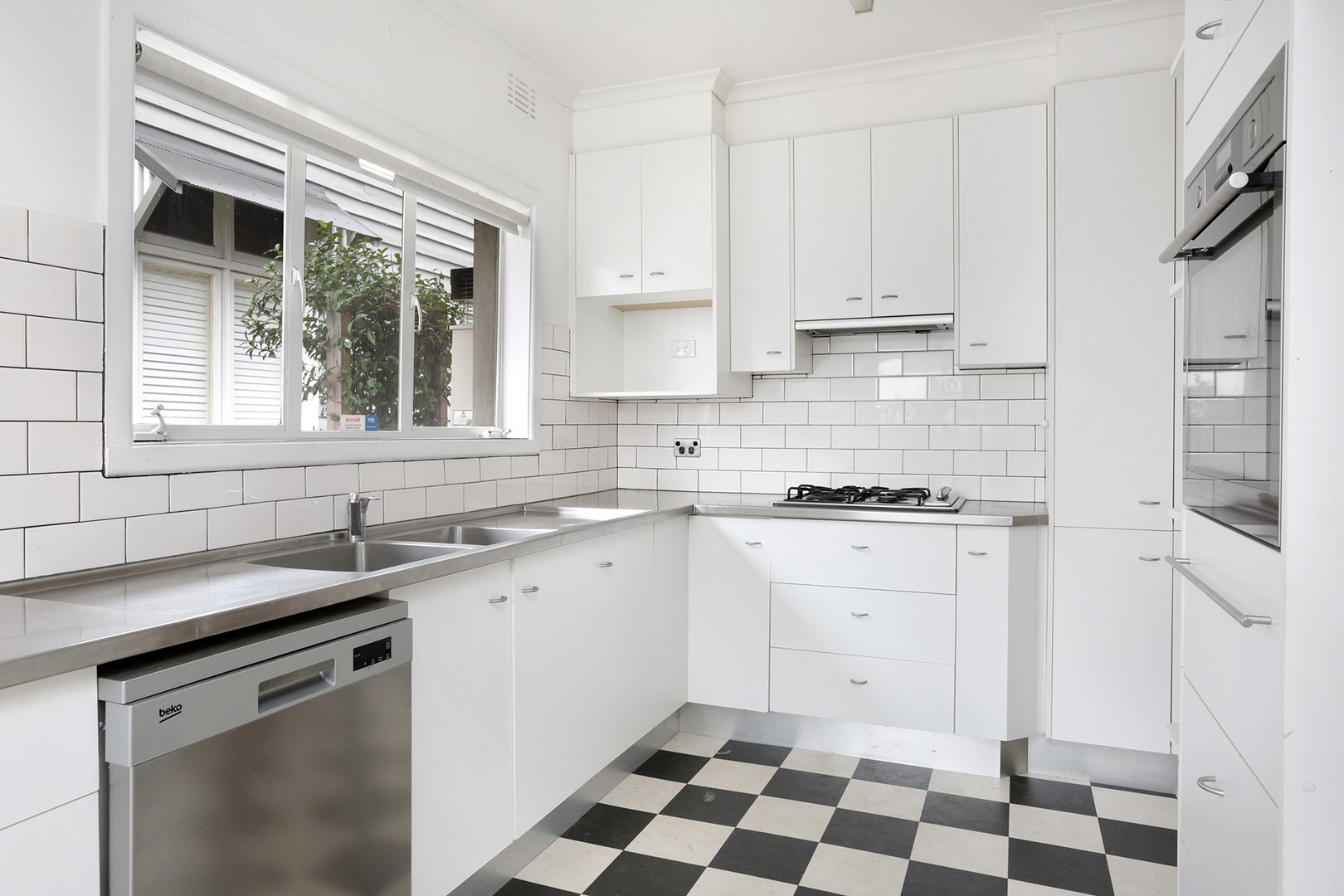 213 Douglas Parade, Newport, VIC 3015, Newport - Thumbnail 4