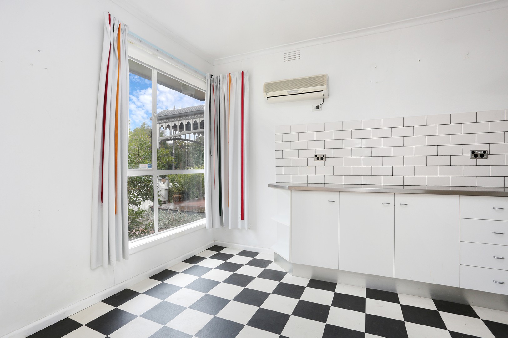 213 Douglas Parade, Newport, VIC 3015, Newport - Thumbnail 6