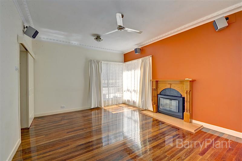 213 Russell Street, Newington, VIC 3350 - Thumbnail 2 - 25/08/2021