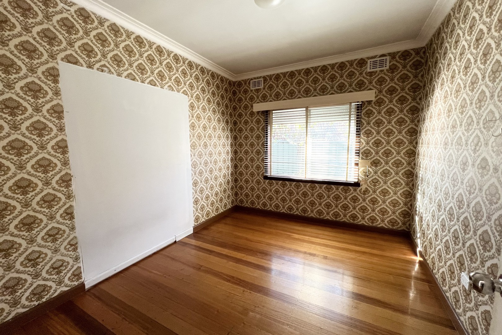 215 Main Road West, St Albans, VIC 3021, St Albans - Thumbnail 3