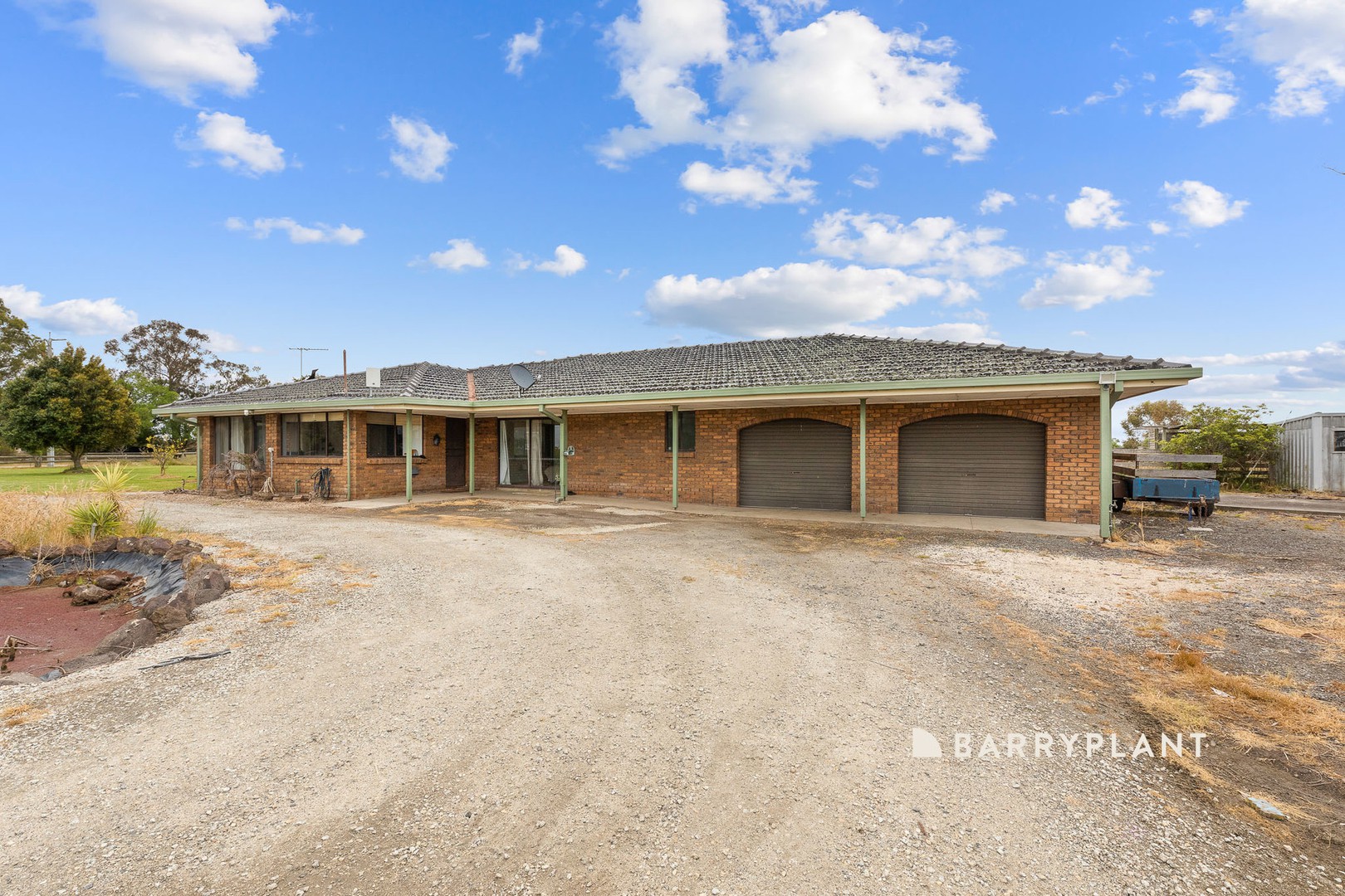 215 Mccraws Road, Nar Nar Goon, VIC 3812 - Thumbnail 2 - 27/11/2024
