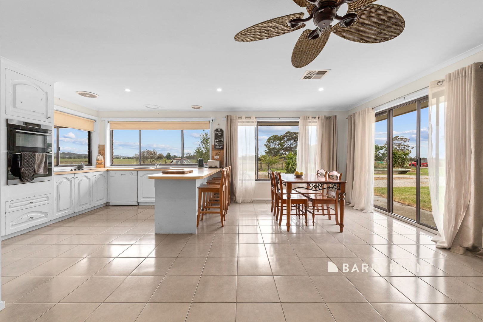 215 Mccraws Road, Nar Nar Goon, VIC 3812, Nar Nar Goon - Thumbnail 4