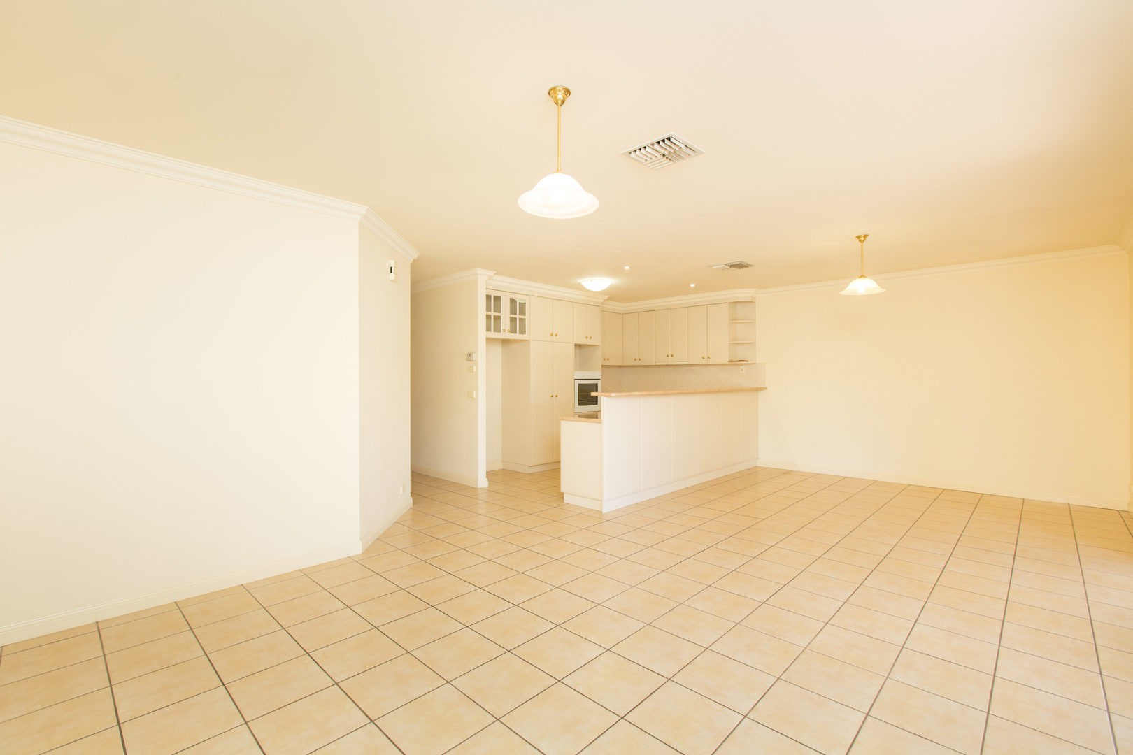 215 Wade Avenue, Mildura, VIC 3500 - Thumbnail 2 - 22/10/2021