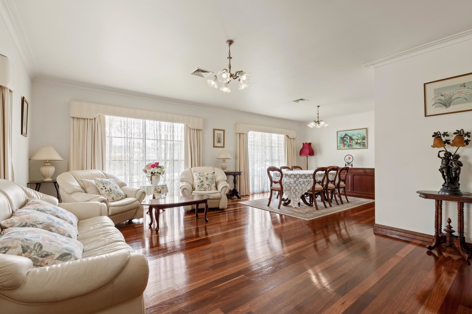 216 Burrowye Crescent, Keilor, VIC 3036, Keilor - Thumbnail 3