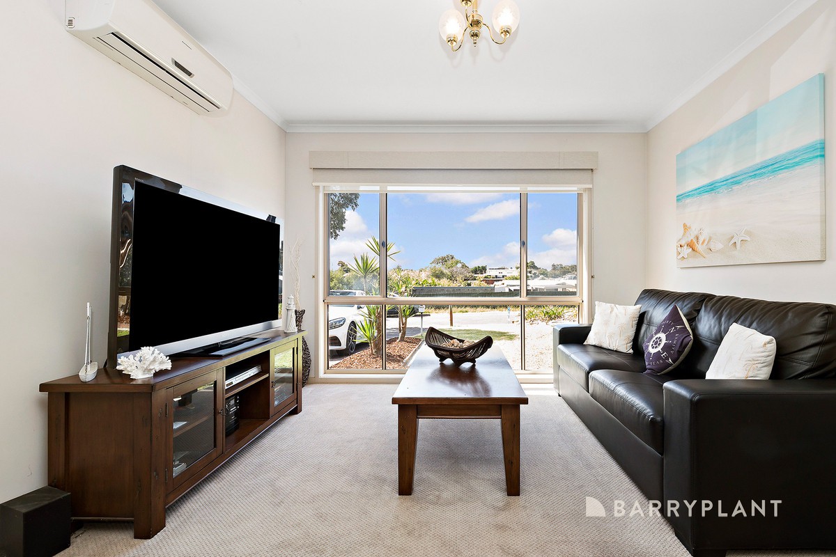 216 Eighth Avenue, Rosebud, VIC 3939, Rosebud - Thumbnail 3