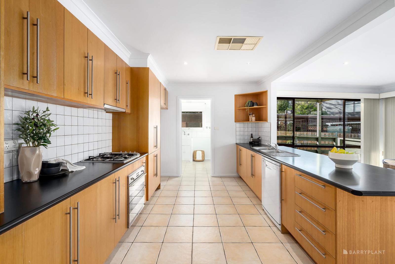 216 Mountain View Road, Briar Hill, VIC 3088, Briar Hill - Thumbnail 4