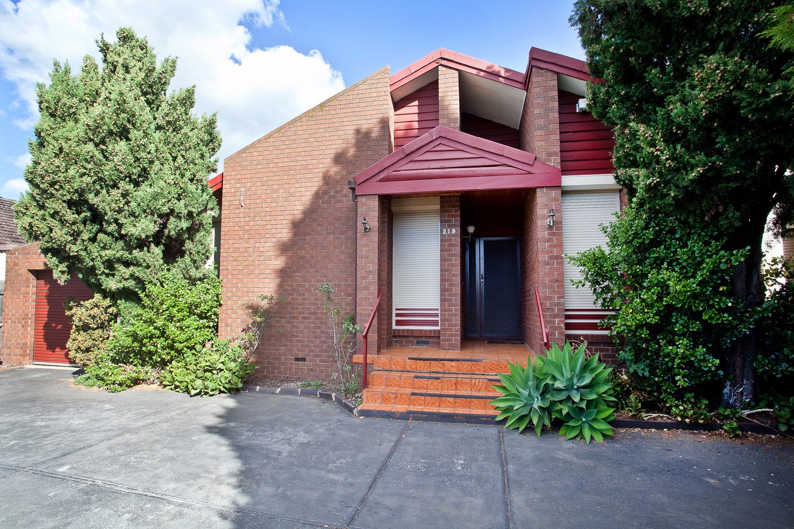 219 Main Road East, St Albans, VIC 3021 - Thumbnail 1 - 12/02/2025