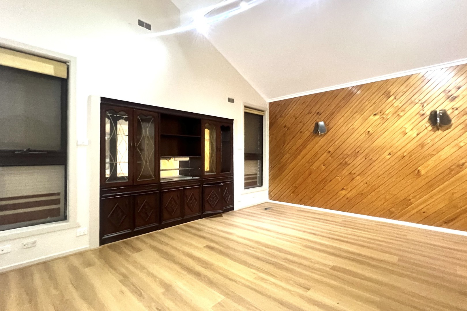 219 Main Road East, St Albans, VIC 3021 - Thumbnail 2 - 12/02/2025