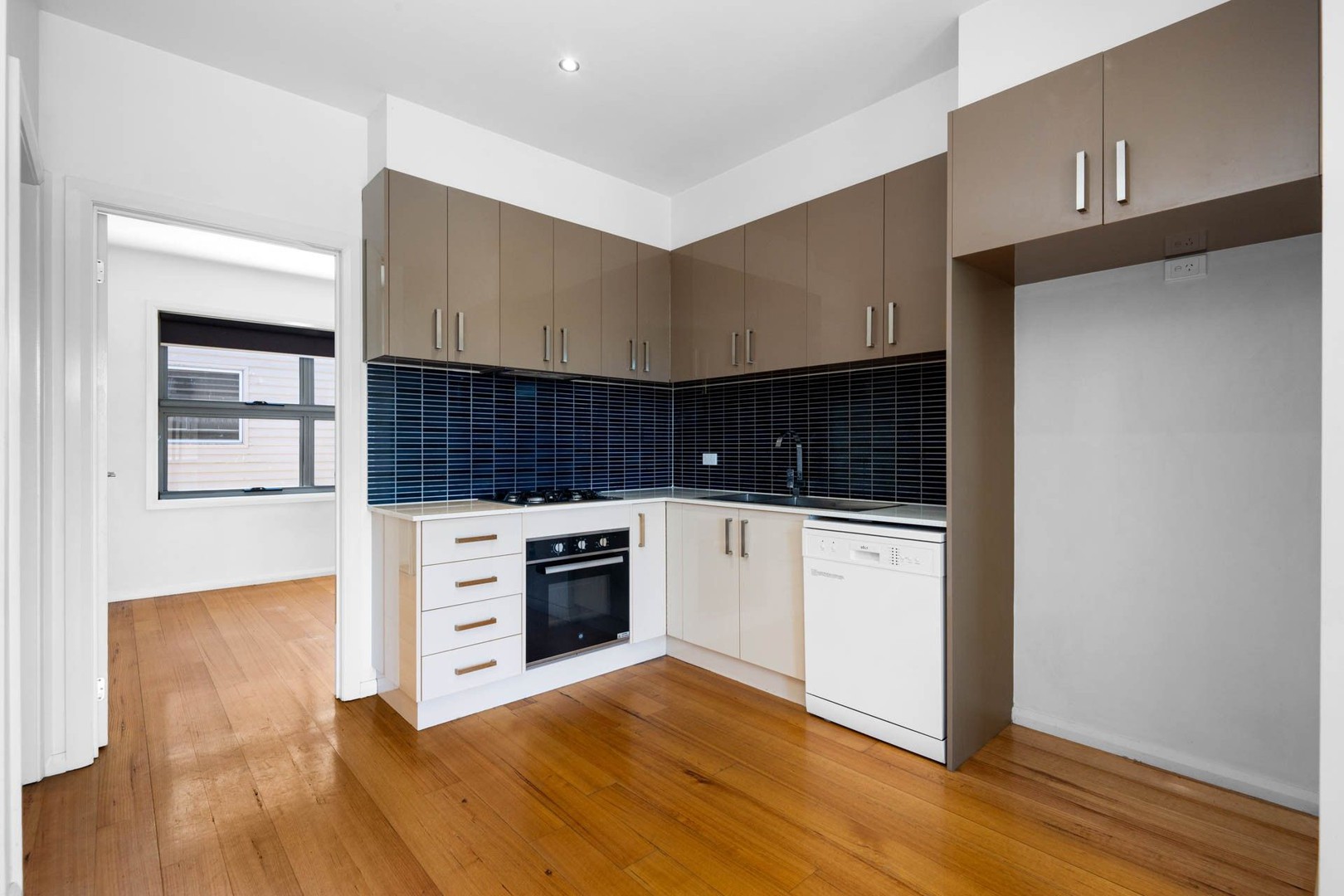 219 Melbourne Rd, Rippleside, VIC 3215, Rippleside - Thumbnail 2