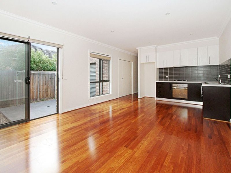 21B Locksley Avenue, Reservoir, VIC 3073, Reservoir - Thumbnail 4