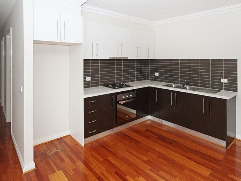 21B Locksley Avenue, Reservoir, VIC 3073, Reservoir - Thumbnail 5