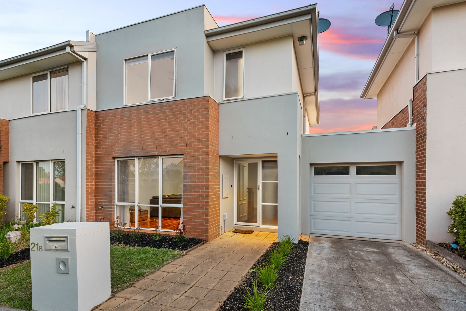 21B Wentworth Drive, Taylors Lakes, VIC 3038, Taylors Lakes - Thumbnail 2