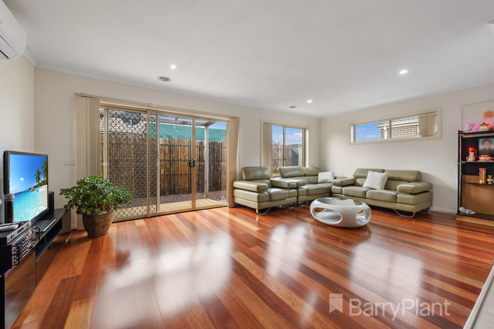 22/3 Austin Place, Melton South, VIC 3338, Melton South - Thumbnail 3