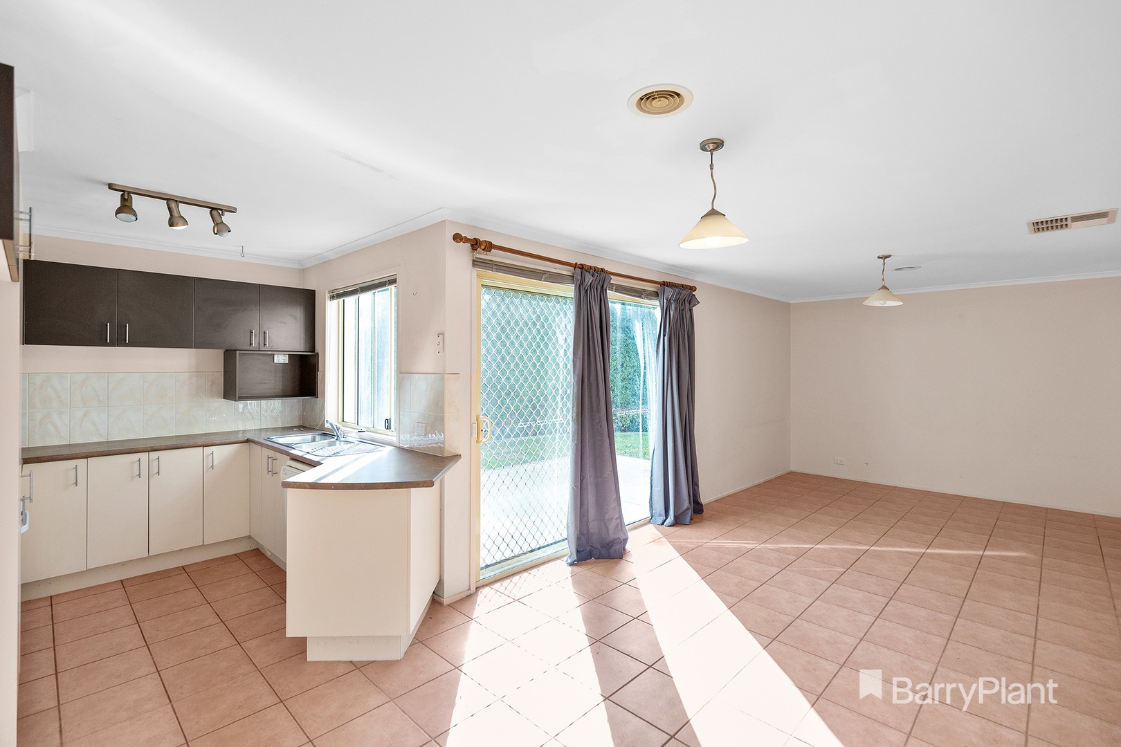 22 Abercairn Drive, Narre Warren South, VIC 3805, Narre Warren South - Thumbnail 3