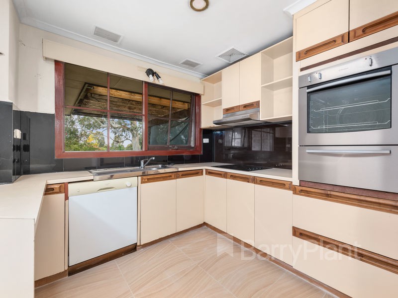 22 Amesbury Avenue, Wantirna, VIC 3152, Wantirna - Thumbnail 2