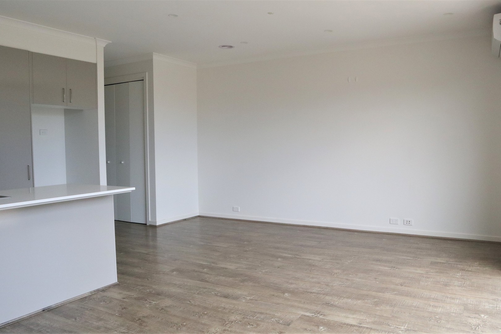22 Ardour Grove, Craigieburn, VIC 3064, Craigieburn - Thumbnail 4