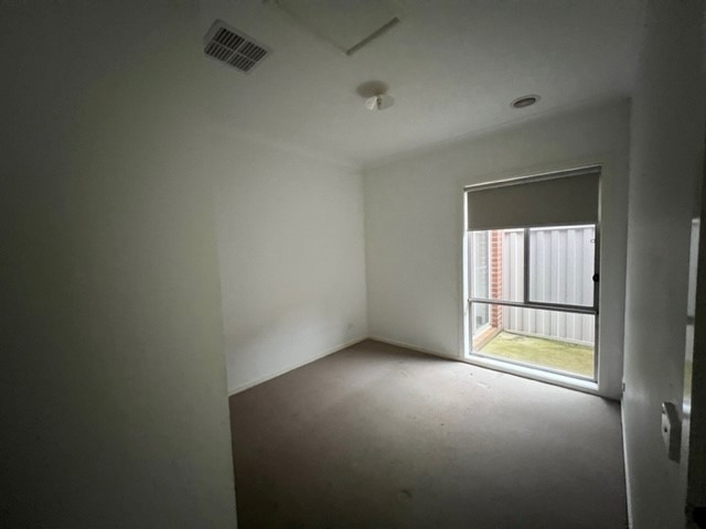 22 Athol Avenue, Roxburgh Park, VIC 3064, Roxburgh Park - Thumbnail 4