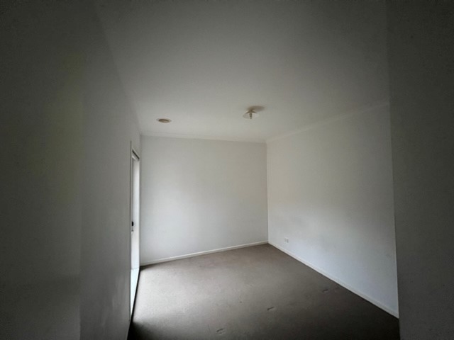 22 Athol Avenue, Roxburgh Park, VIC 3064, Roxburgh Park - Thumbnail 5