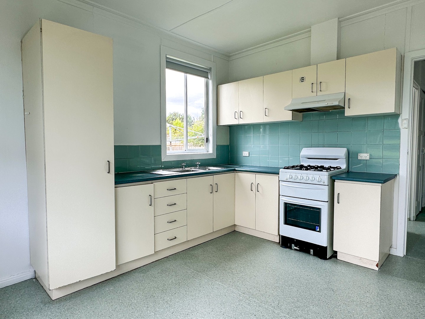 22 Balmoral Street, Braybrook, VIC 3019, Braybrook - Thumbnail 4