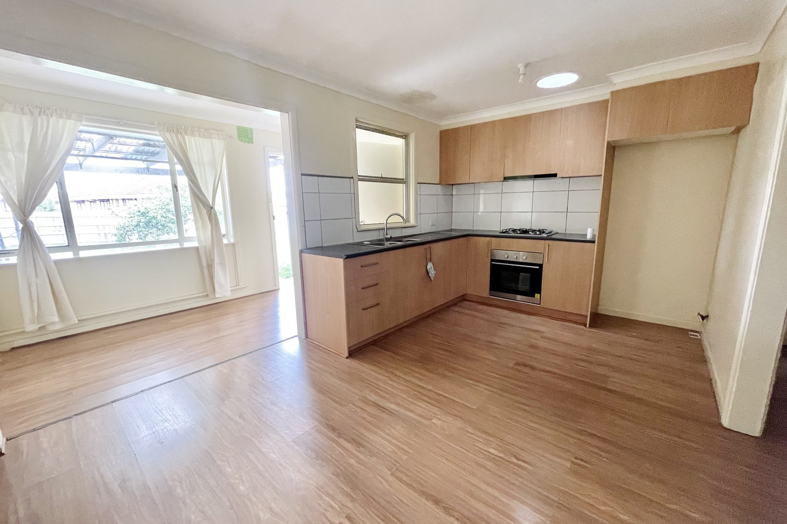 22 Beaver Street, St Albans, VIC 3021, St Albans - Thumbnail 2