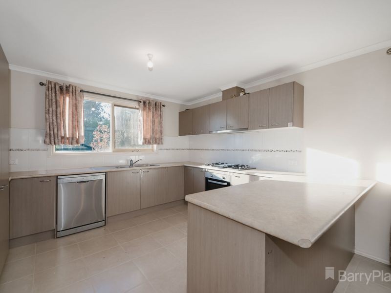 22 Bohemia Crescent, Pakenham, VIC 3810, Pakenham - Thumbnail 3