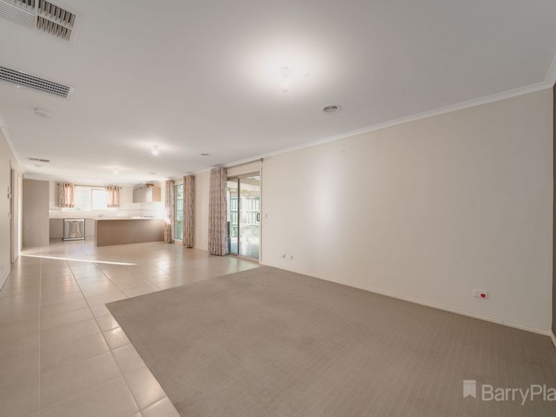 22 Bohemia Crescent, Pakenham, VIC 3810, Pakenham - Thumbnail 5