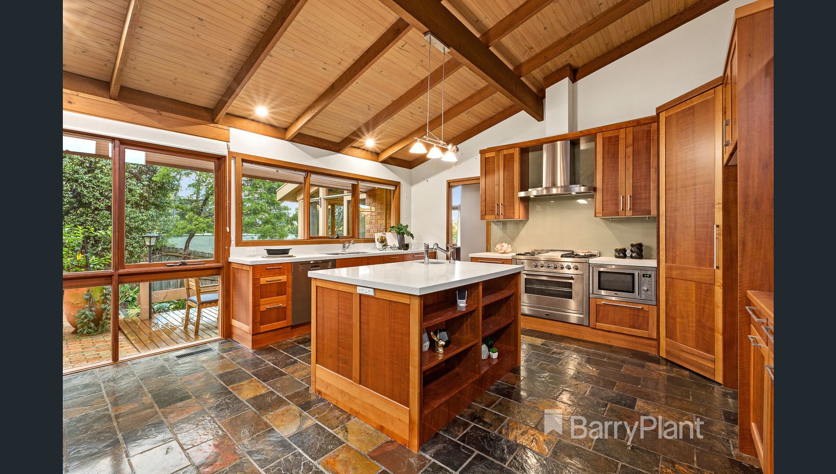 22 Browning Drive, Templestowe, VIC 3106 - Thumbnail 2 - 04/01/2022