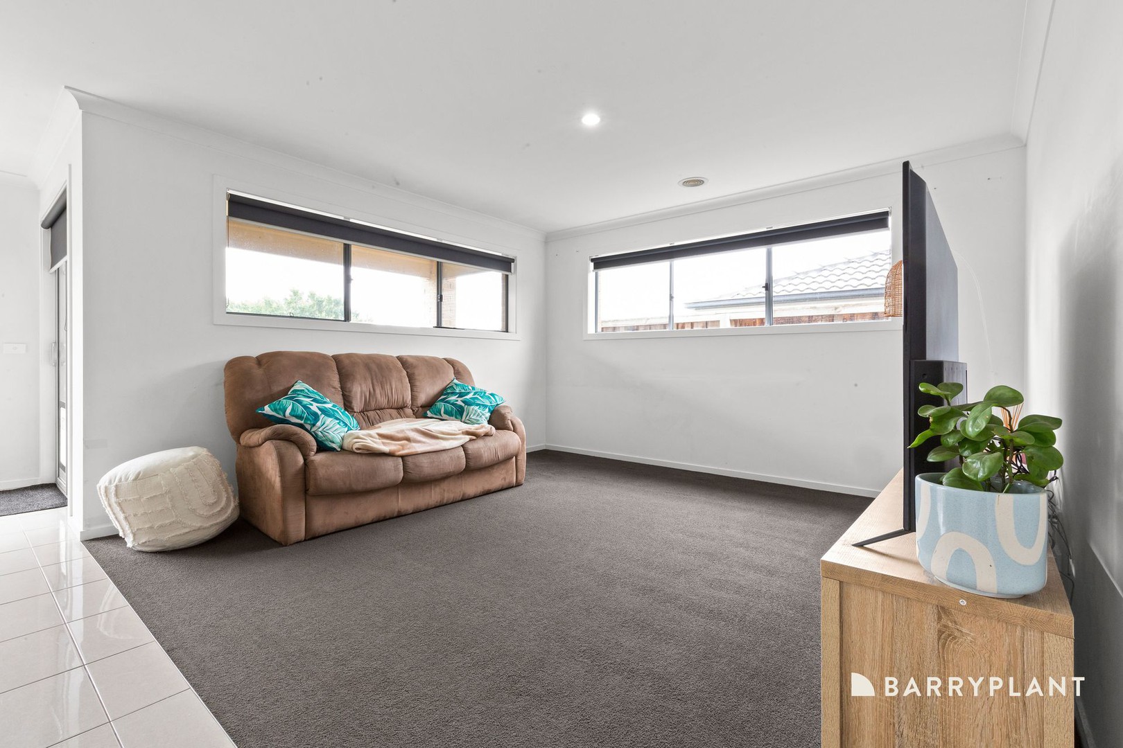 22 Cascade Way, Pakenham, VIC 3810 - Thumbnail 2 - 20/08/2026