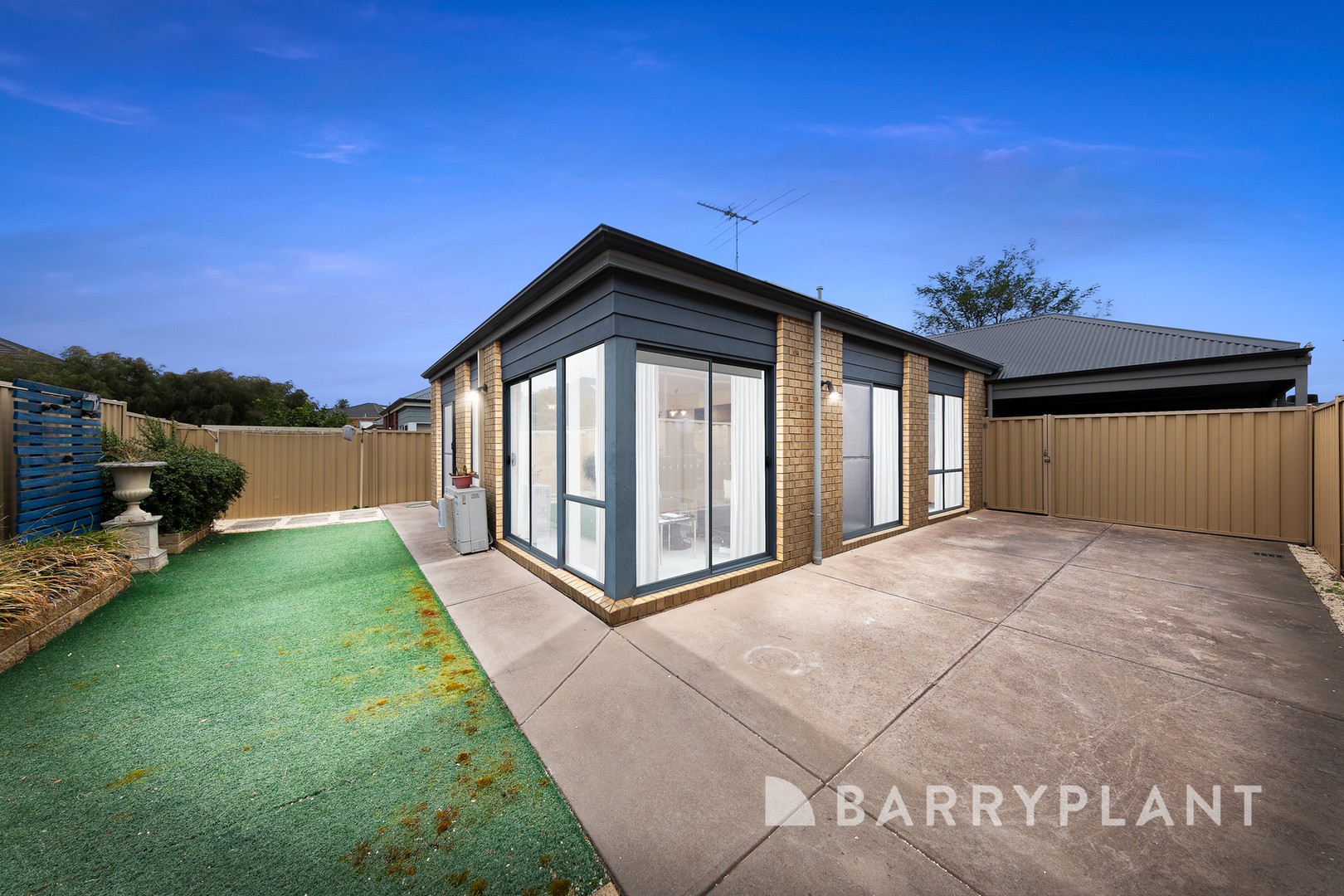 22 Clementson Drive, Caroline Springs, VIC 3023, Caroline Springs - Thumbnail 6