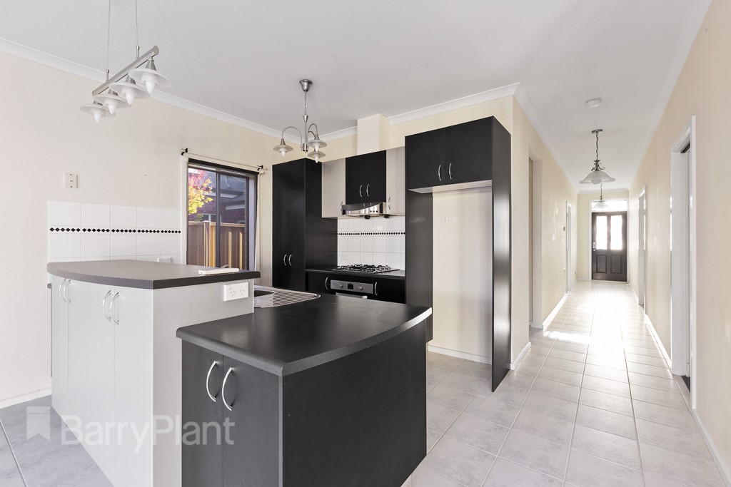 22 Clementson DriveCaroline Springs, VIC 3023  - Leased, Caroline Springs - Thumbnail 3