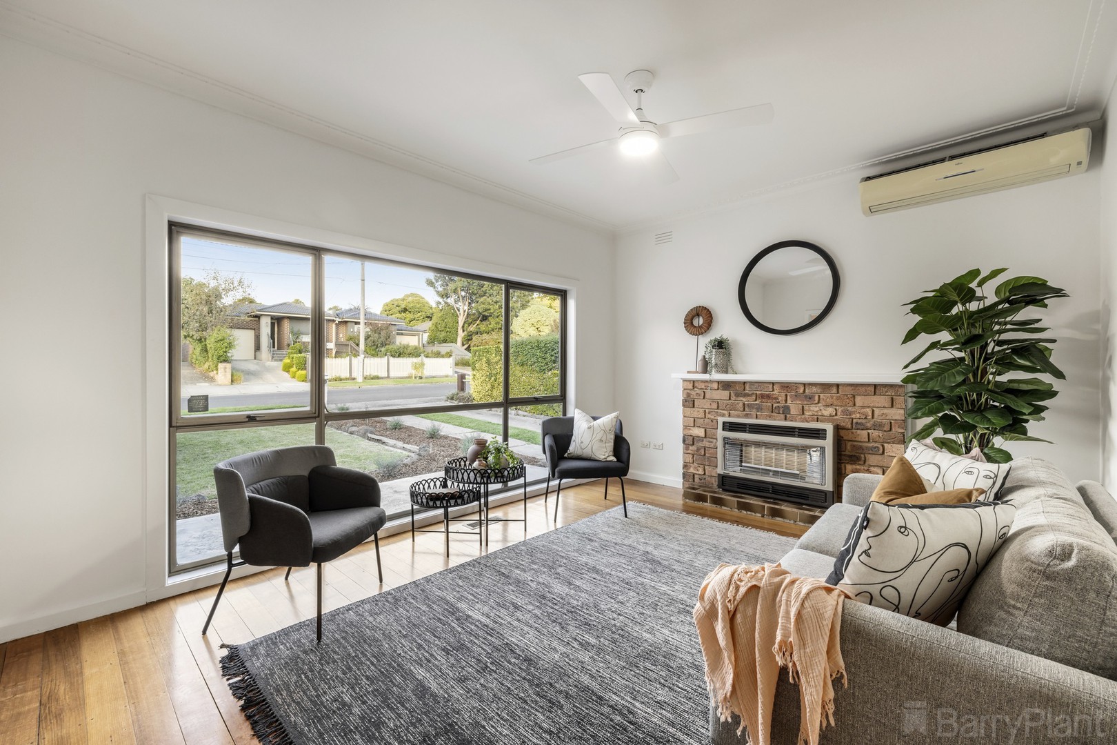22 Cresswell Crescent, Mitcham, VIC 3132 - Thumbnail 2 - 10/05/2022