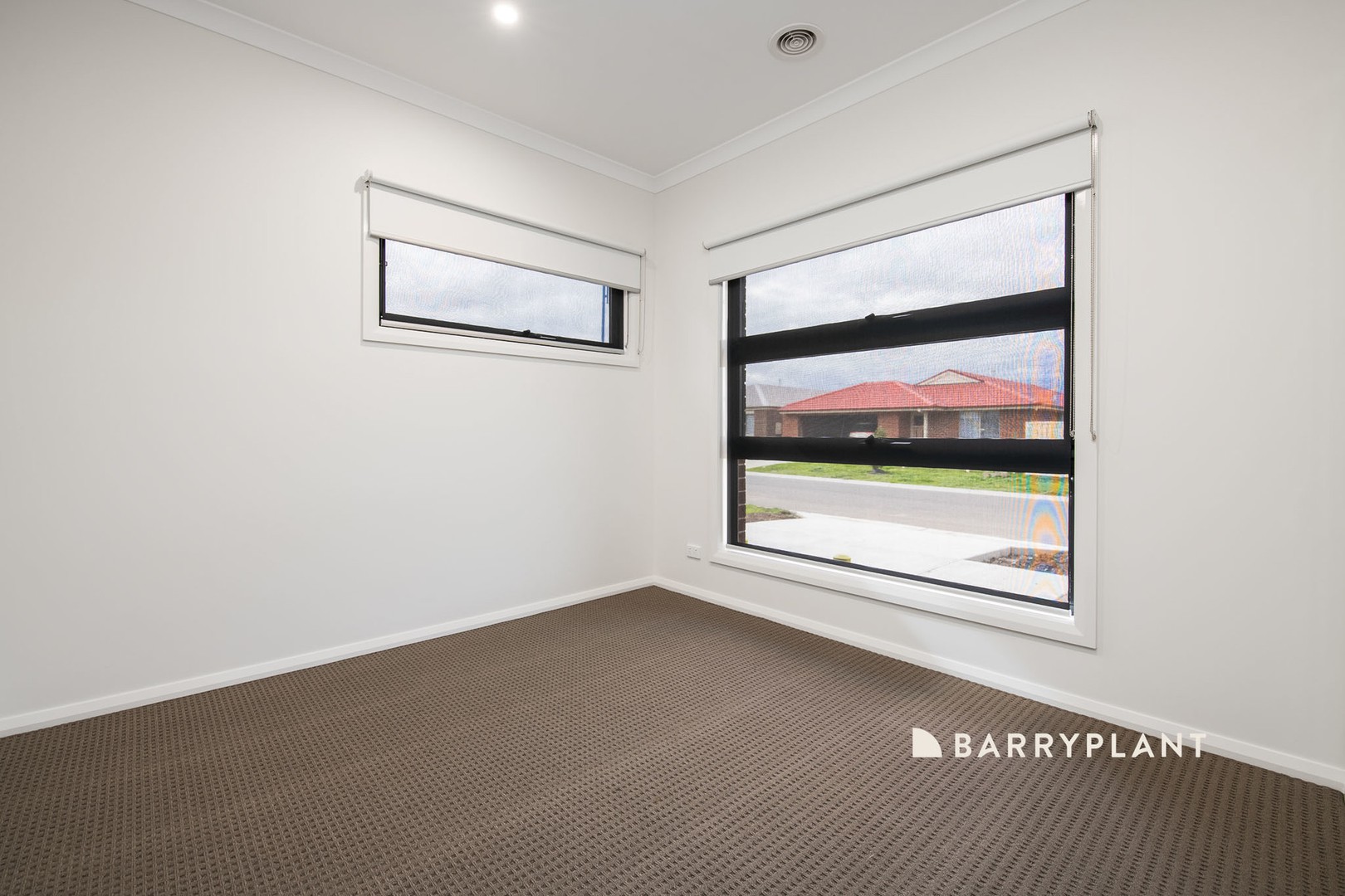 22 Crystal Street, Pakenham, VIC 3810, Pakenham - Thumbnail 4