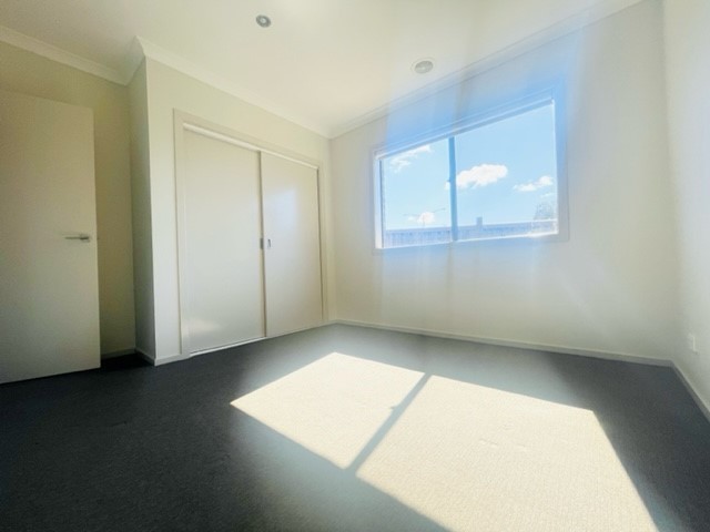 22 Devonport Court, Taylors Hill, VIC 3037, Taylors Hill - Thumbnail 3