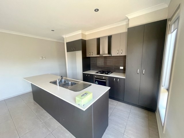 22 Devonport Court, Taylors Hill, VIC 3037, Taylors Hill - Thumbnail 7