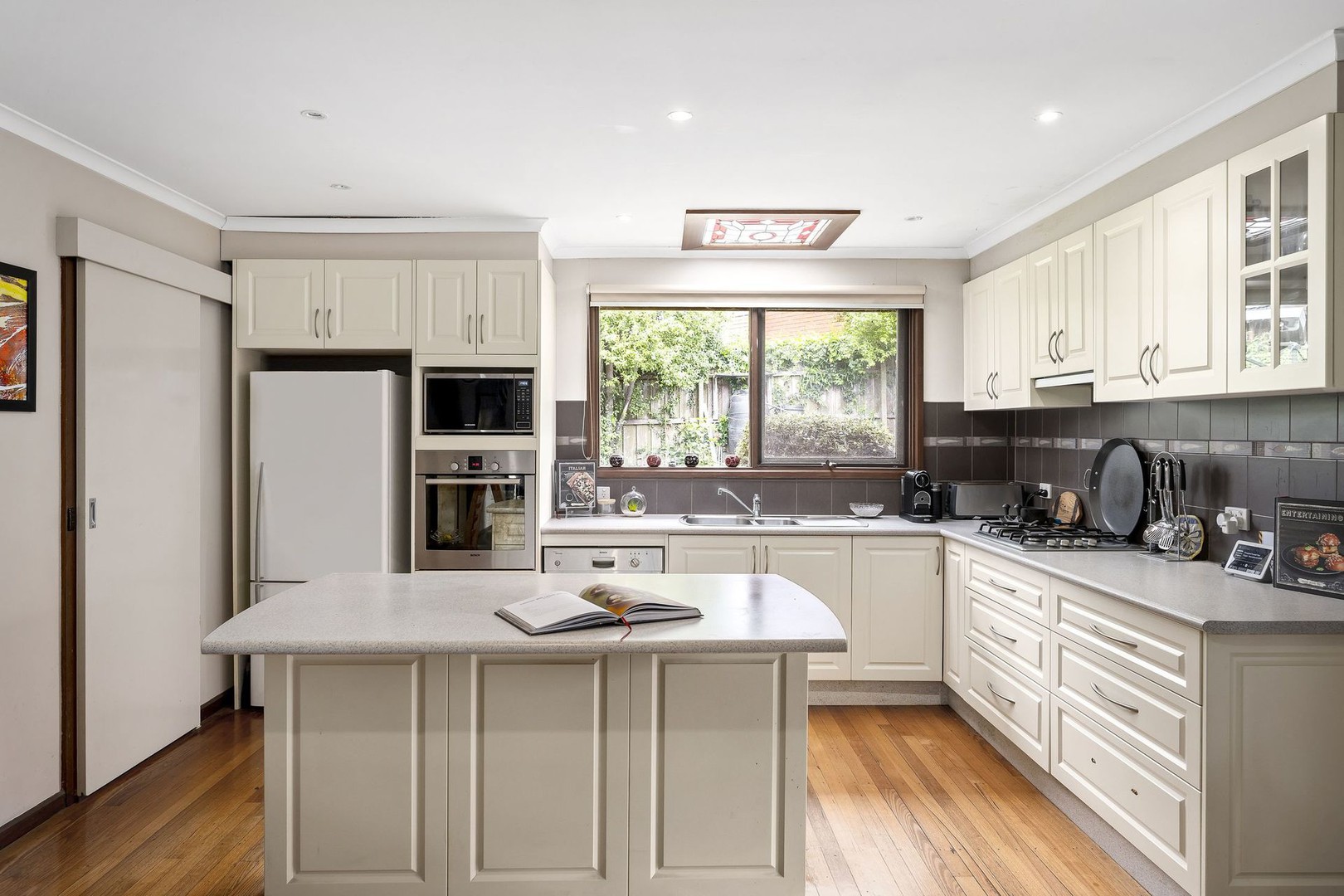 22 Donach Crescent, Bundoora, VIC 3083, Bundoora - Thumbnail 3