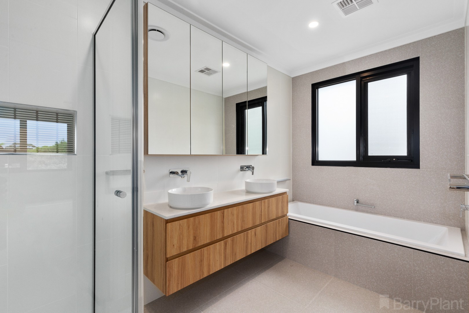22 Doulton Avenue, Heathmont, VIC 3135 - Thumbnail 2 - 18/03/2022
