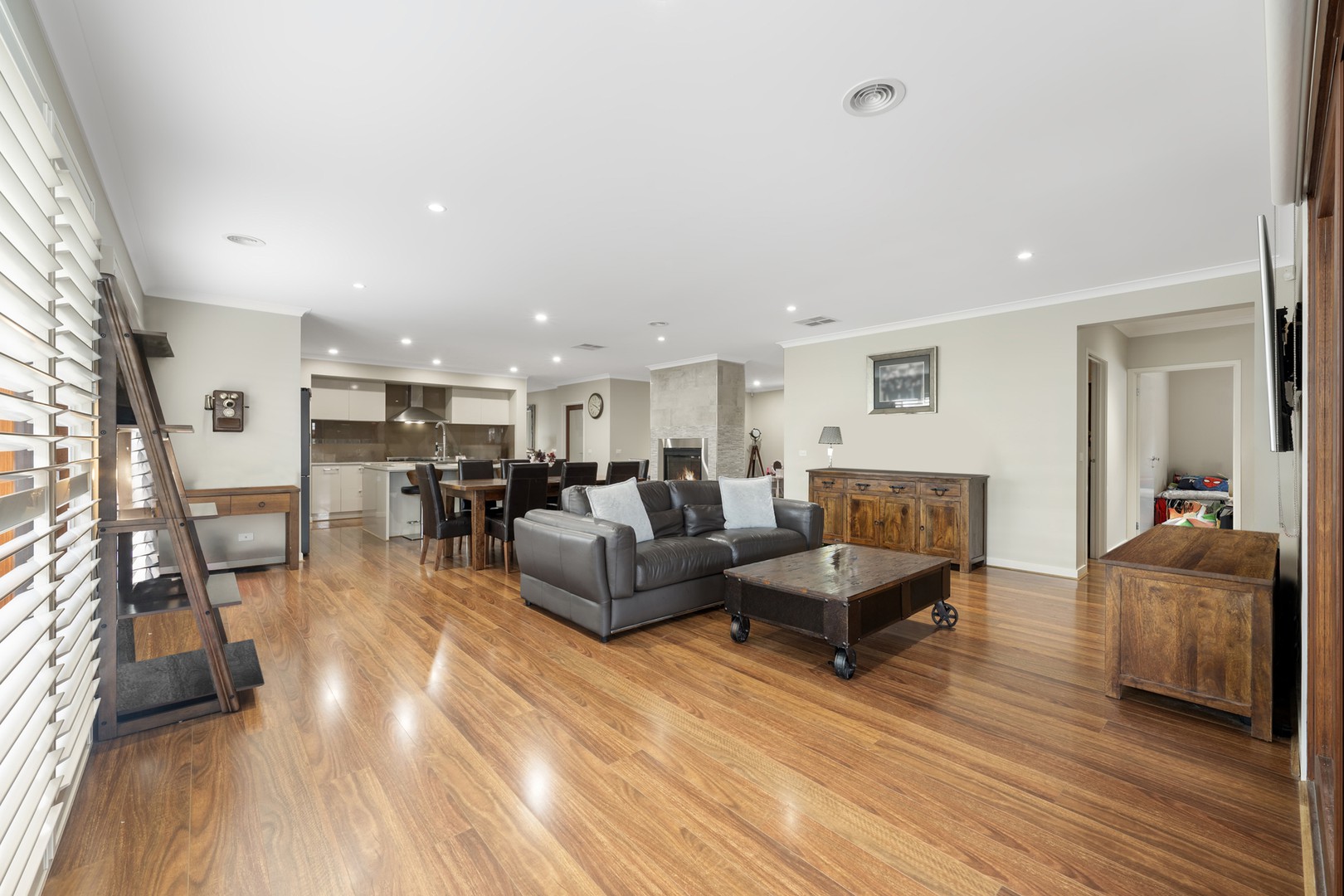 22 Eaglecrest Avenue, Fraser Rise, VIC 3336 - Thumbnail 2 - 03/01/2024