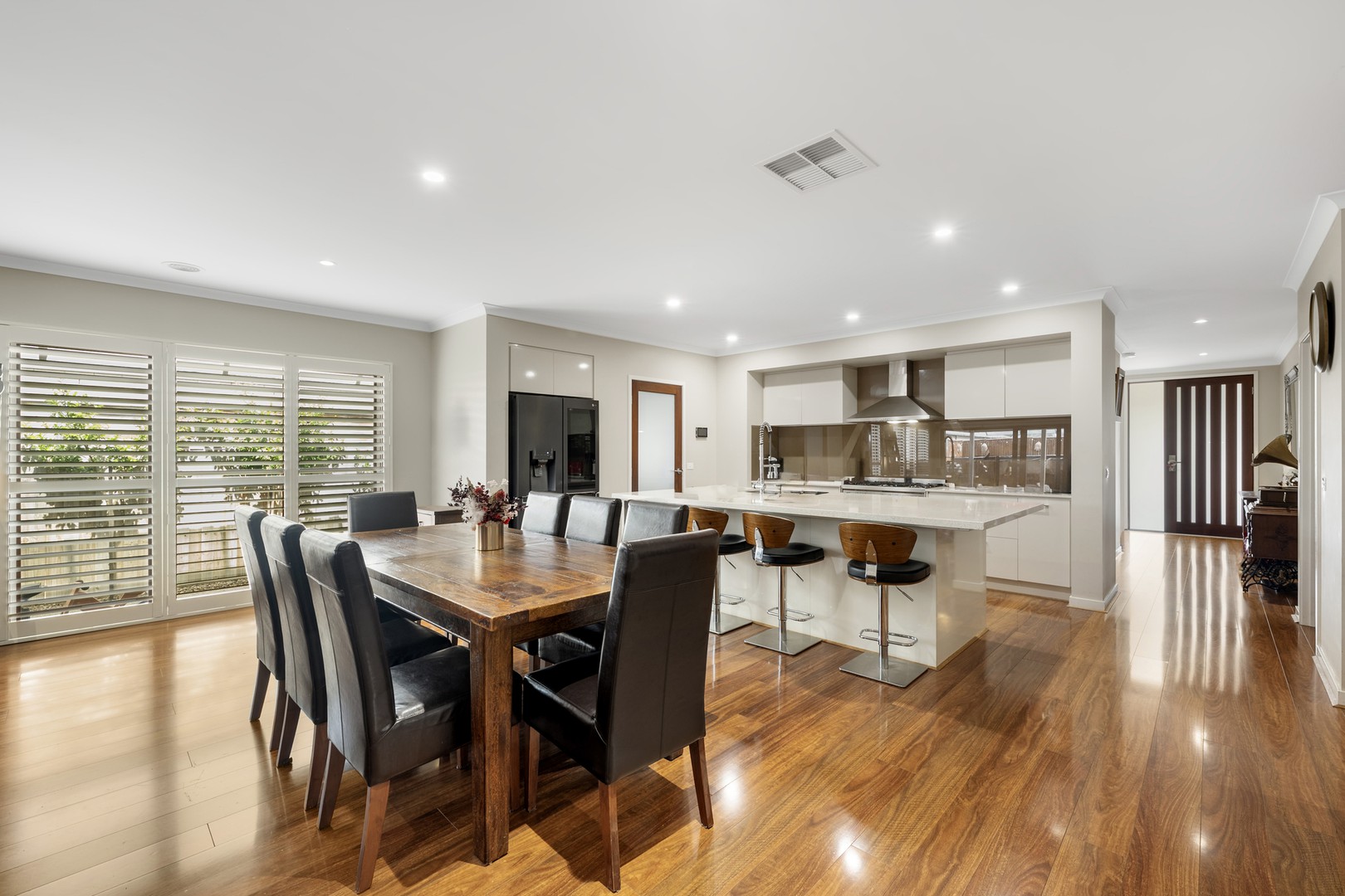 22 Eaglecrest Avenue, Fraser Rise, VIC 3336, Fraser Rise - Thumbnail 2
