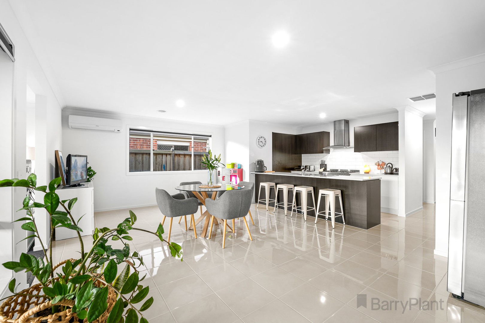 22 Earhart Street, Pakenham, VIC 3810, Pakenham - Thumbnail 3