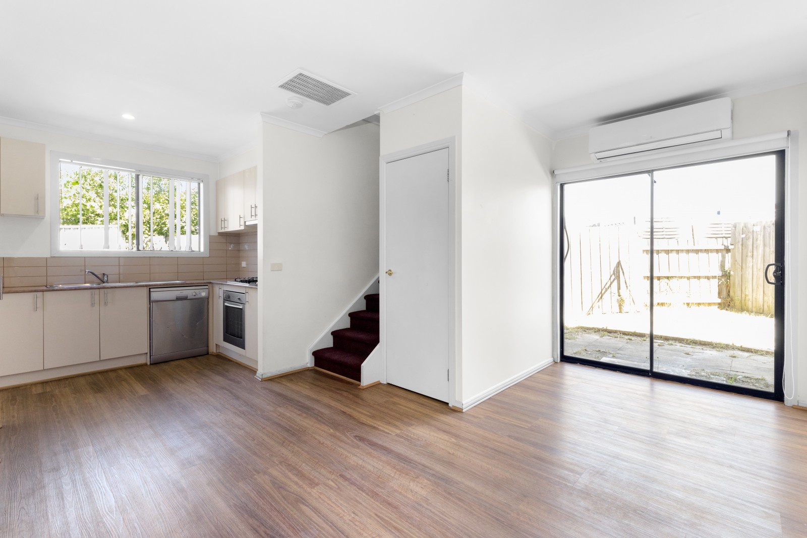 22 Edgewood Drive, Dandenong, VIC 3175, Dandenong - Thumbnail 4
