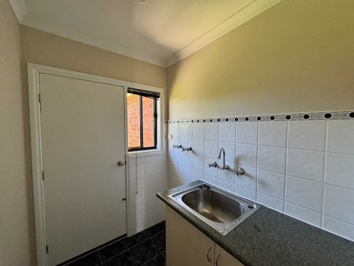 22 Edgewood Road, Roxburgh Park, VIC 3064, Roxburgh Park - Thumbnail 4