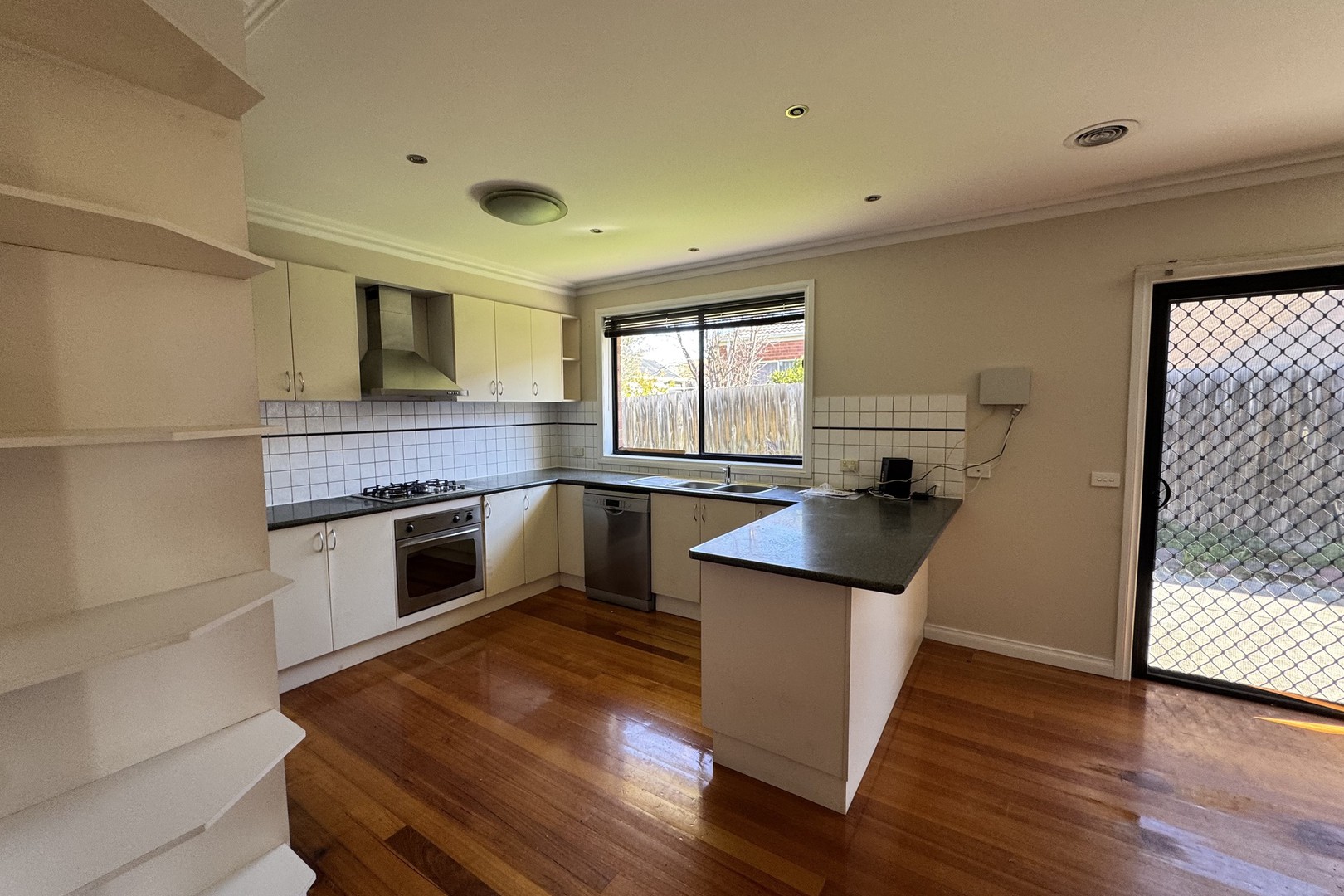 22 Edgewood Road, Roxburgh Park, VIC 3064, Roxburgh Park - Thumbnail 4