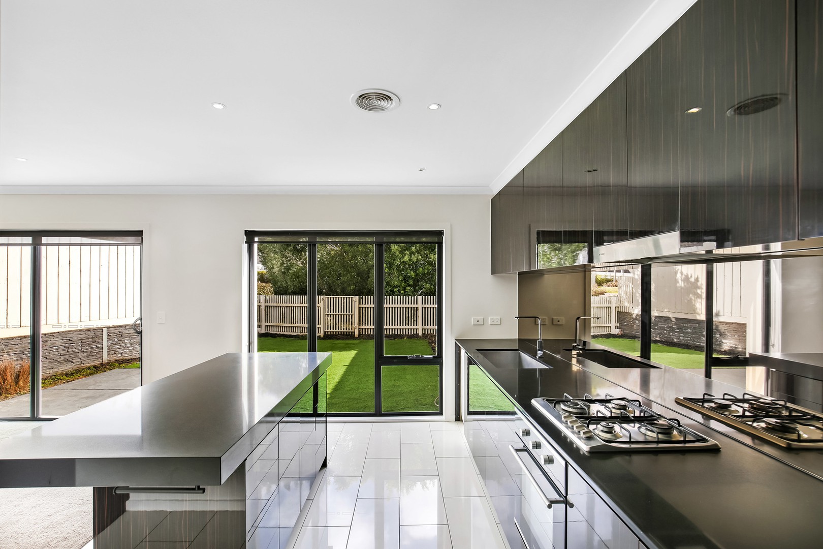 22 Edinburgh Circuit, Bundoora, VIC 3083, Bundoora - Thumbnail 2