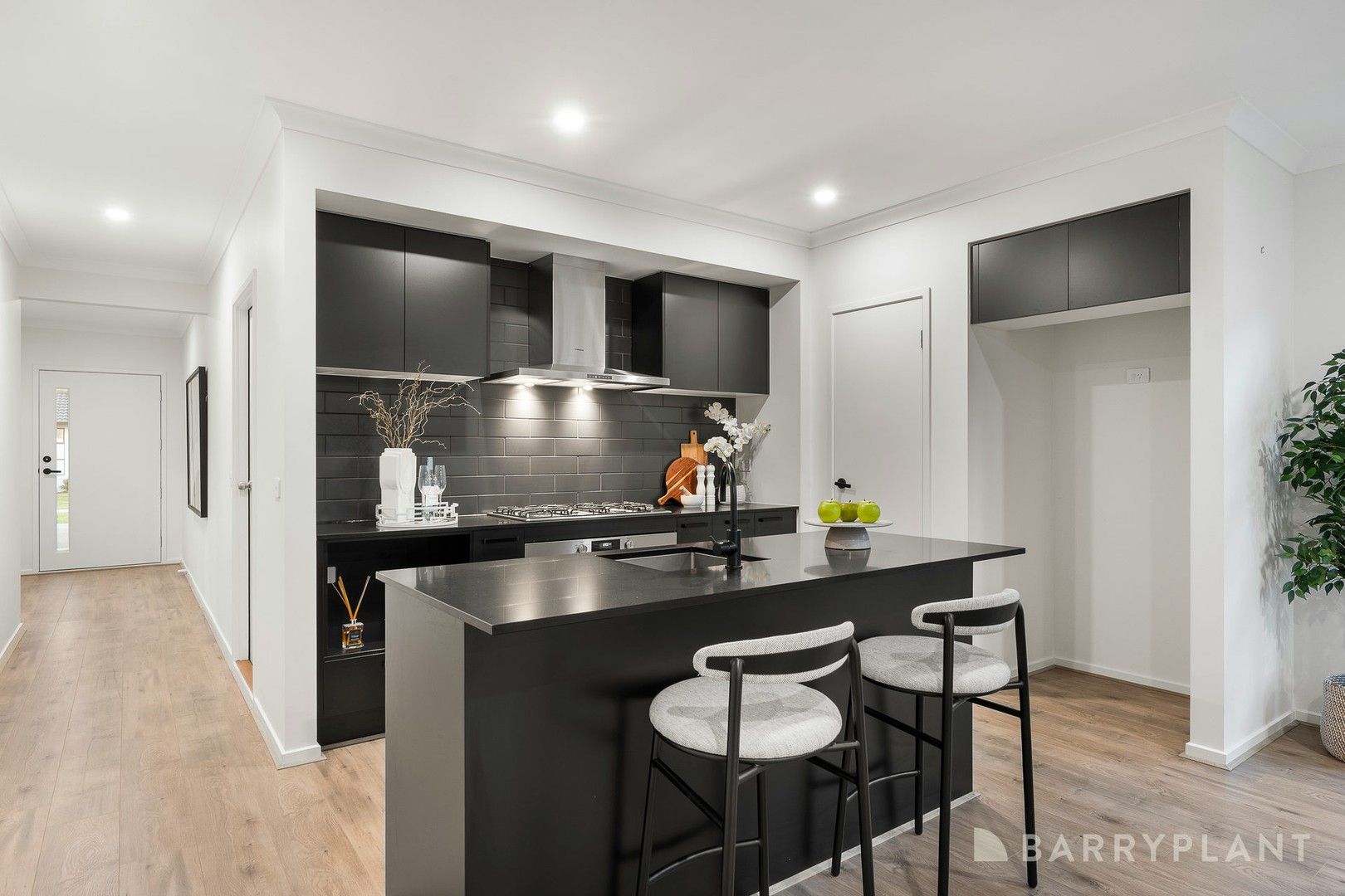 22 Eiger Street, Clyde North, VIC 3978, Clyde North - Thumbnail 4
